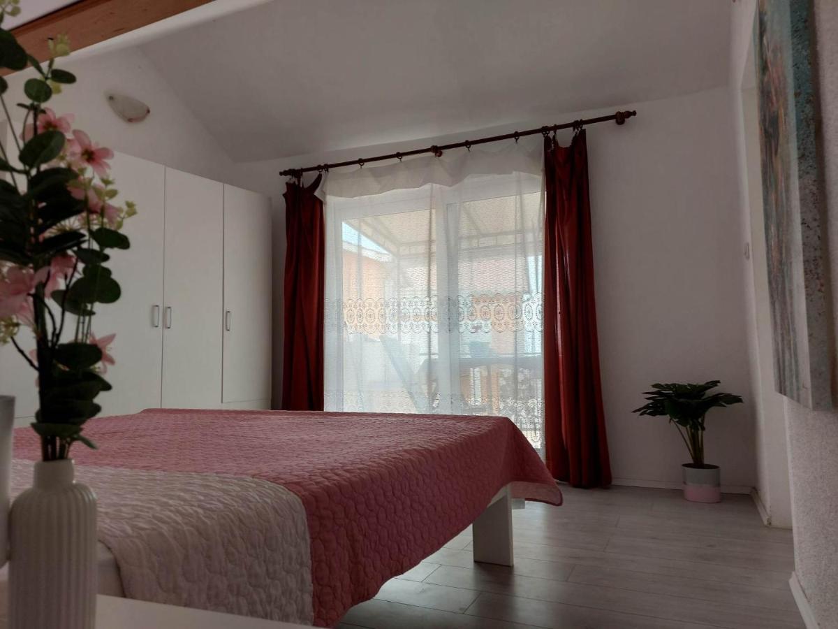 Apartmani Mare Šibenik Екстериор снимка